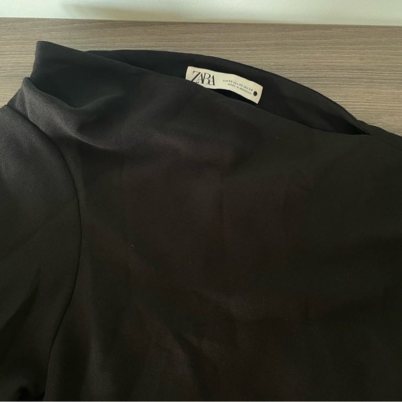 Zara Asymmetrical Flowy Long Sleeve Black Blouse - Picture 5 of 10